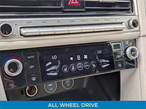 Used 2024 Genesis G70 2.5T image 22