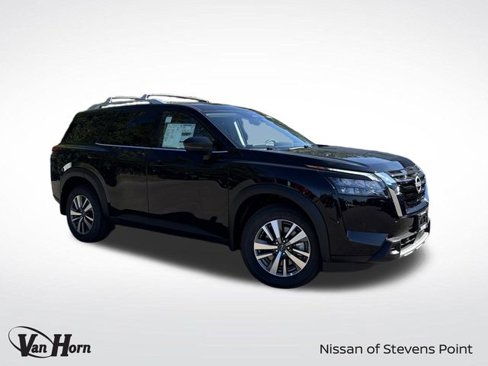 New 2025 Nissan Pathfinder SL image 1
