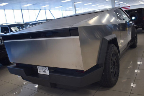 Used 2024 Tesla Cybertruck AWD Crew Cab image 7