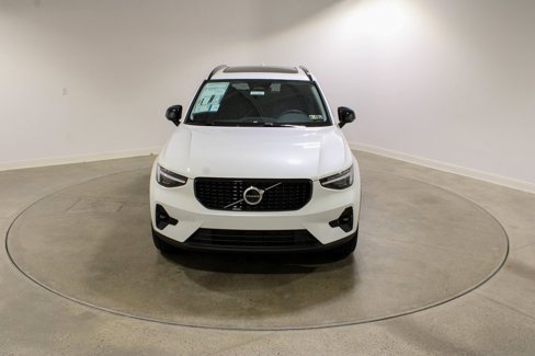 New 2026 Volvo XC40 B5 Plus w/ Protection Package Premier image 9