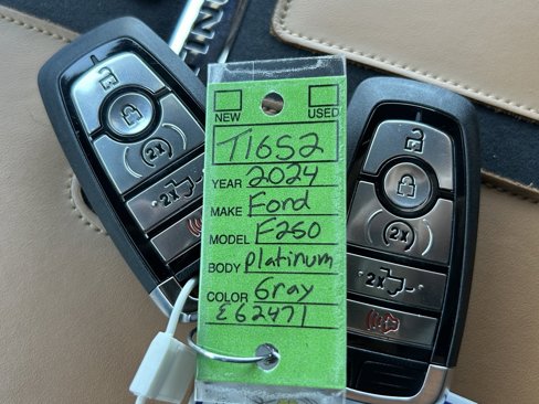 Used 2024 Ford F250 Platinum image 40