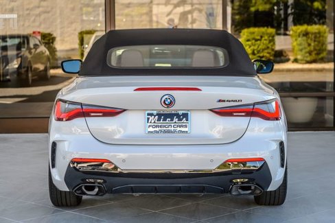 Used 2022 BMW M440i Convertible w/ Premium Package image 13