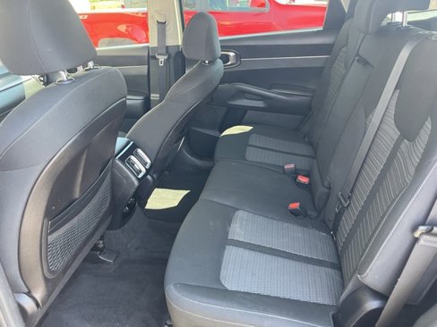 Used 2022 Kia Sorento LX image 25
