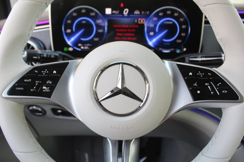 New 2026 Mercedes-Benz EQE 320 4MATIC SUV image 26