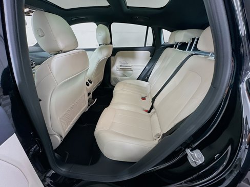 Used 2025 Mercedes-Benz GLA 250 image 28
