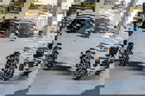 Used 2021 BMW X5 sDrive40i w/ M Sport Package image 4