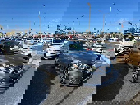 Used 2017 Nissan Maxima 3.5 S image 2