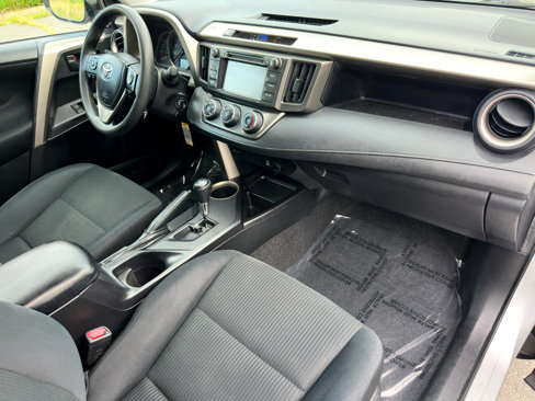Used 2015 Toyota RAV4 LE image 16