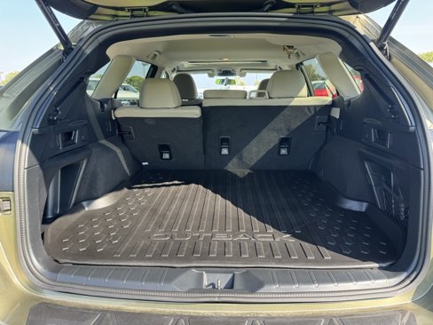 Used 2022 Subaru Outback Premium image 39