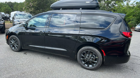 New 2025 Chrysler Pacifica Select image 10