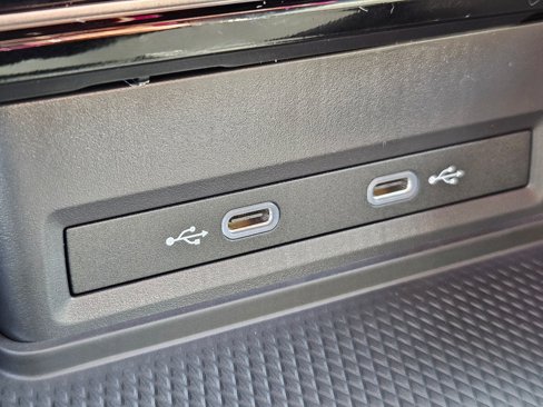 New 2025 Volkswagen Atlas Peak Edition SE image 24