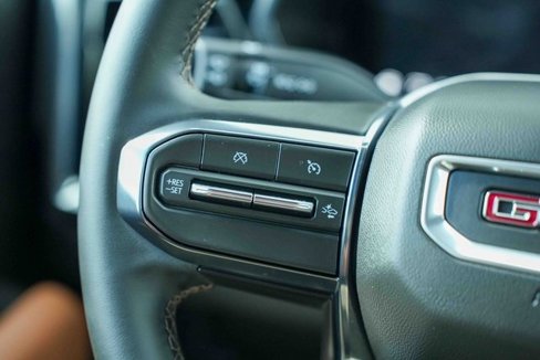 Used 2025 GMC Canyon AT4 image 34