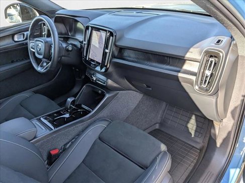 Used 2023 Volvo XC40 Recharge Ultimate w/ Protection Package Premier image 18