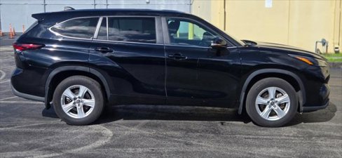 Used 2024 Toyota Highlander LE image 8