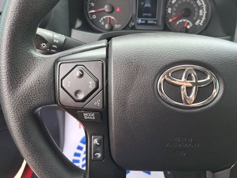 Used 2022 Toyota Tacoma SR image 17