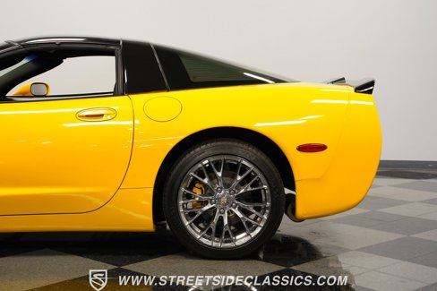 Used 2003 Chevrolet Corvette Coupe w/ Preferred Equipment Group image 24