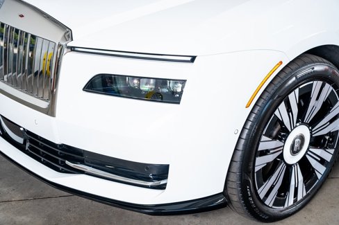Used 2024 Rolls-Royce Spectre w/ Spectre Launch Package image 12