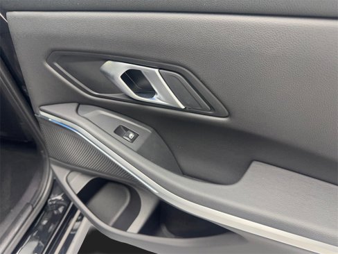Used 2025 BMW 330i Sedan image 43