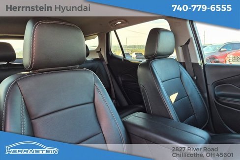 Used 2024 GMC Terrain SLT image 29