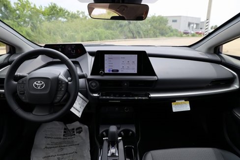 New 2026 Toyota Prius LE image 11