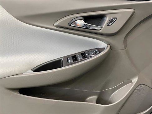Used 2020 Chevrolet Malibu LT image 9
