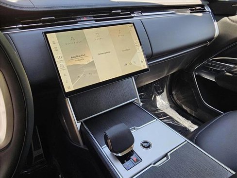 New 2025 Land Rover Range Rover Long Wheelbase SE image 12