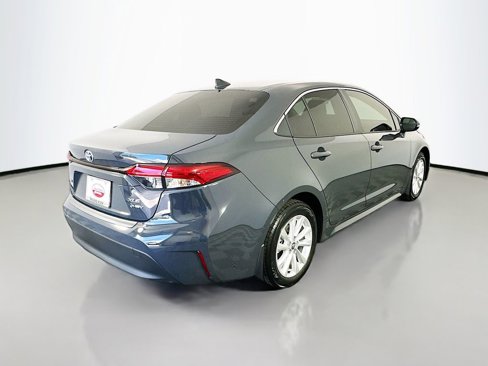 Certified 2025 Toyota Corolla XLE image 5