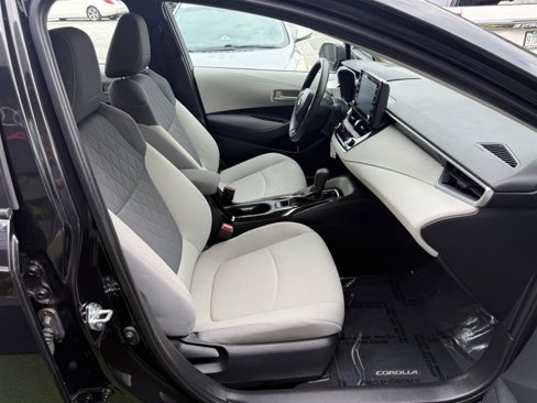 Used 2022 Toyota Corolla LE image 17