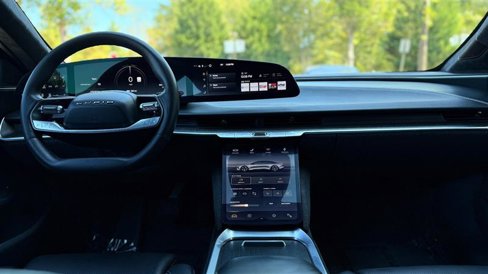 Used 2024 Lucid Air Touring image 17
