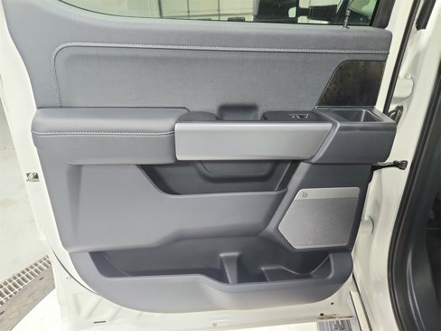 New 2025 Ford F250 Lariat w/ Black Appearance Package image 43