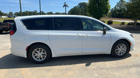 New 2026 Chrysler Voyager LX image 7