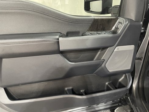 Used 2023 Ford F250 Lariat w/ Sport Appearance Package image 9