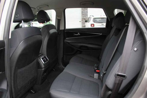 Used 2018 Kia Sorento LX image 25