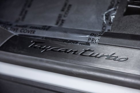 Certified 2025 Porsche Taycan Turbo image 22