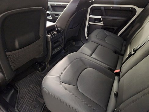New 2024 Land Rover Defender 110 SE image 30
