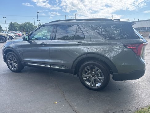 New 2025 Ford Explorer Active image 3