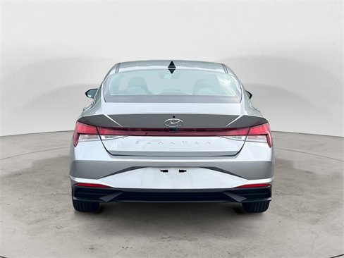 Used 2022 Hyundai Elantra SEL w/ Convenience Package image 4