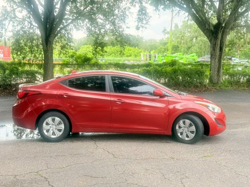 Used 2016 Hyundai Elantra SE image 4