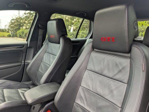Used 2011 Volkswagen Golf 4-Door image 23