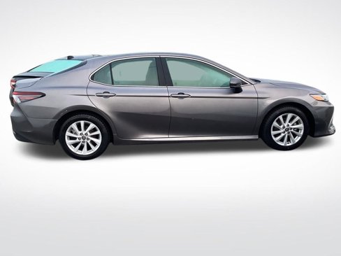Used 2024 Toyota Camry LE image 11
