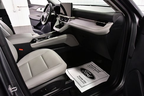 Used 2025 Ford Explorer Active w/ Active Comfort Package image 29