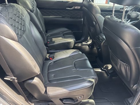 Used 2021 Hyundai Palisade Calligraphy w/ Winter Package image 8