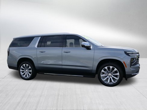 New 2025 Chevrolet Suburban Premier image 2