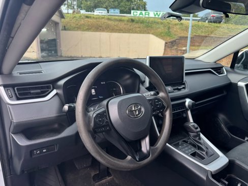Used 2023 Toyota RAV4 LE image 6