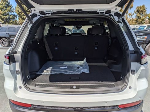 New 2025 Jeep Grand Cherokee Limited w/ Black Appearance Package image 26