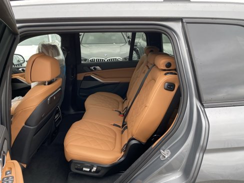 New 2026 BMW X7 xDrive40i w/ Executive Package image 7