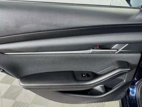 Used 2025 MAZDA MAZDA3 s image 25