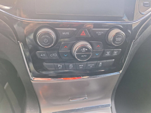 Used 2021 Jeep Grand Cherokee Laredo X image 10