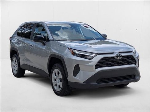Used 2025 Toyota RAV4 LE image 3
