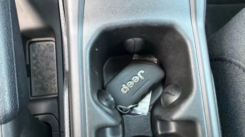Used 2024 Jeep Wrangler Sport image 17